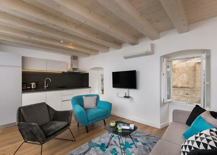 Apartamento Stulli 2 *